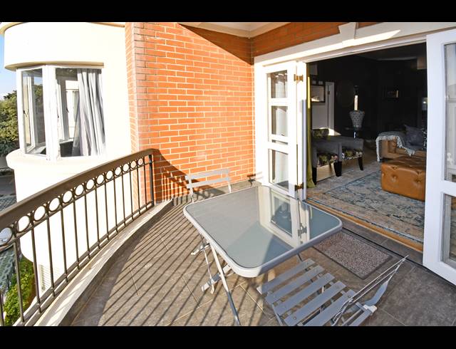 2 BEDROOM APARTMENT FOR SALE IN MELROSE NORTH